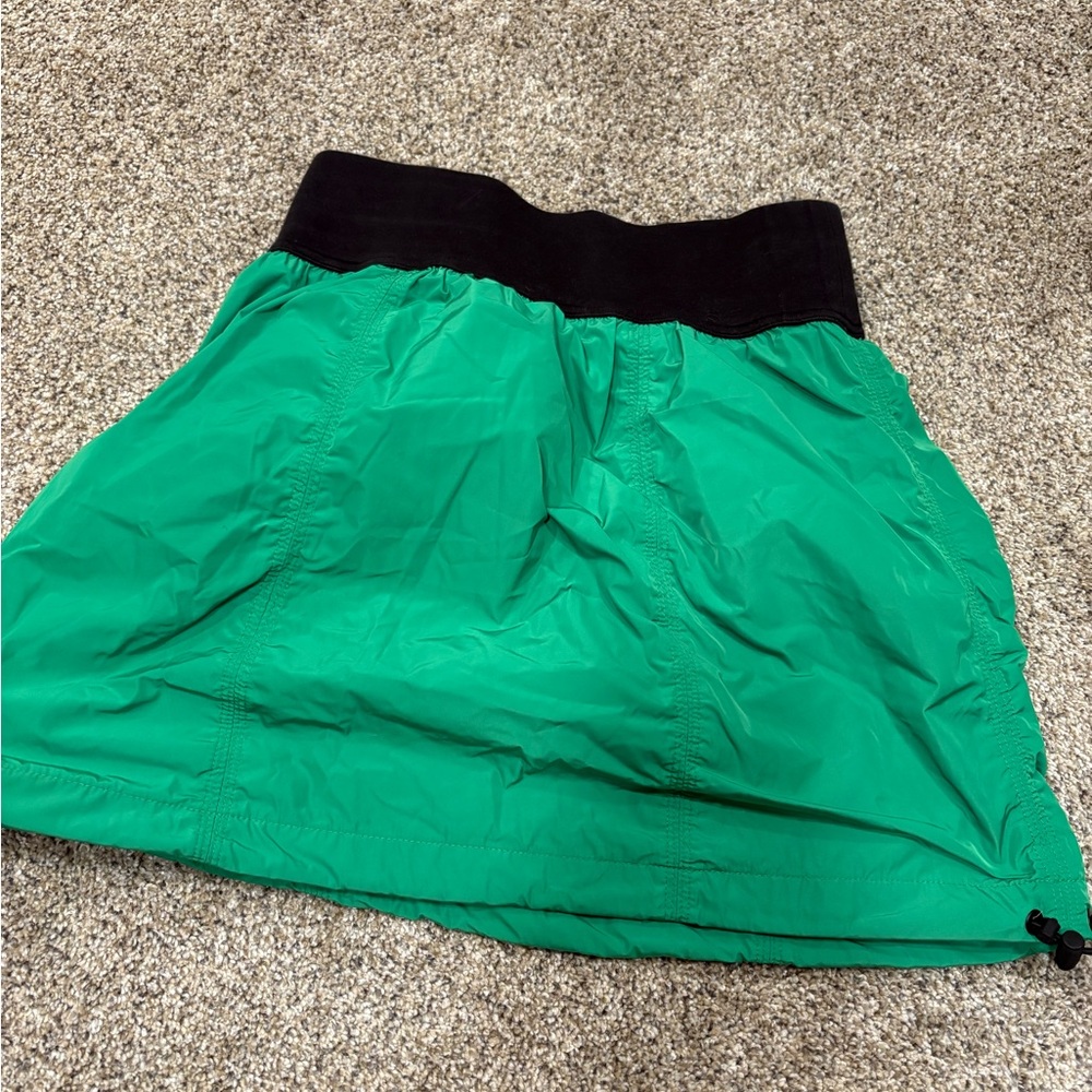 Burberry sport green mini skirt size 4 - Picture 2 of 6